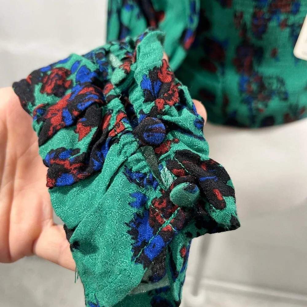 FREE PEOPLE FLORAL TOP NEW WITH TAG (829)